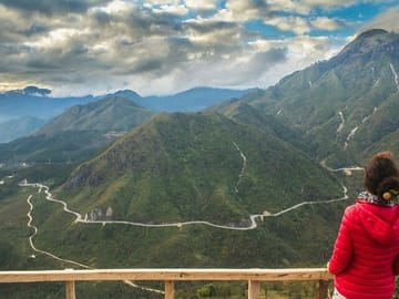 From Sapa: Adventure Tour To O Quy Ho & Trekking Sin Chai Village
