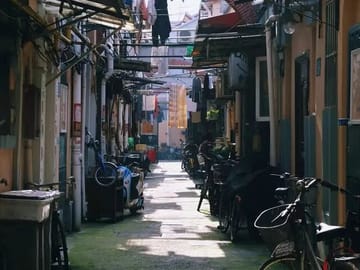Half Day Bike Tour of Shanghai Old Town with Food Tasting