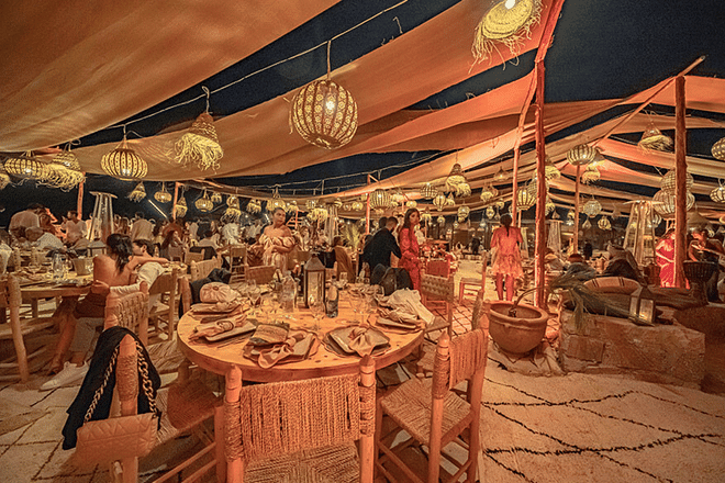  Sunset Views & Moroccan Dinner with Live Show in Agafay Desert