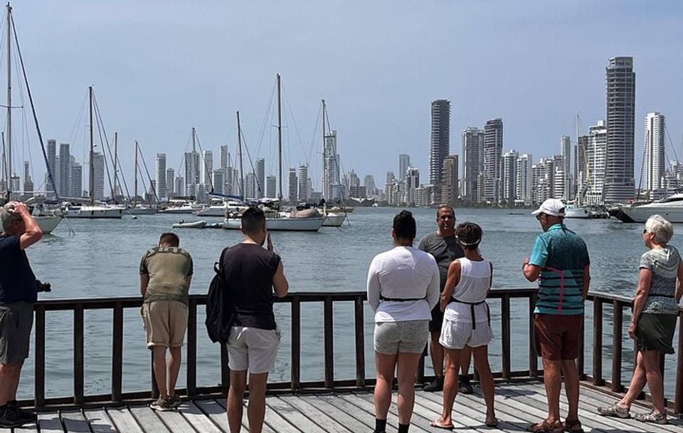 Bike Tour and Lunch at Anthony Bourdain's Spot in Cartagena