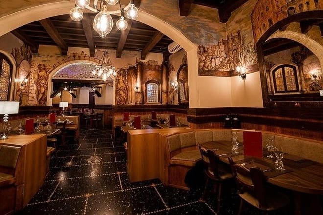 Dining activity:eat like a Roman(Restaurant up 19 people in Rome)