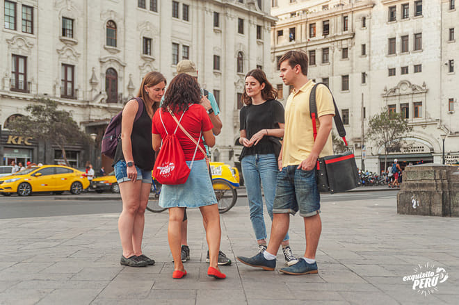 Street Food, Market and Old Eateries Tour 6