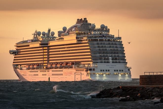 Private transfers to/from Dover Cruise Port and London Luton Airport photo 3