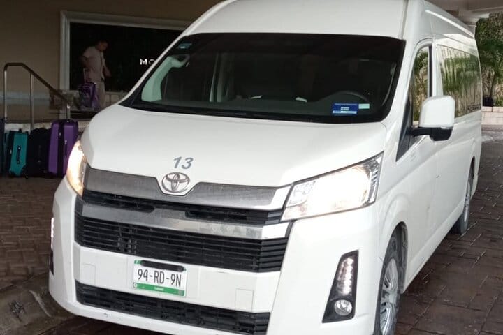 Private Airport Service to Cancun Hotel Zone 5