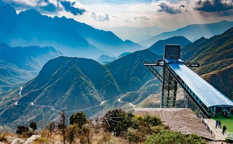 Sapa 2-Day Alpine Coaster and Dragon Cloud Bridge Tour
