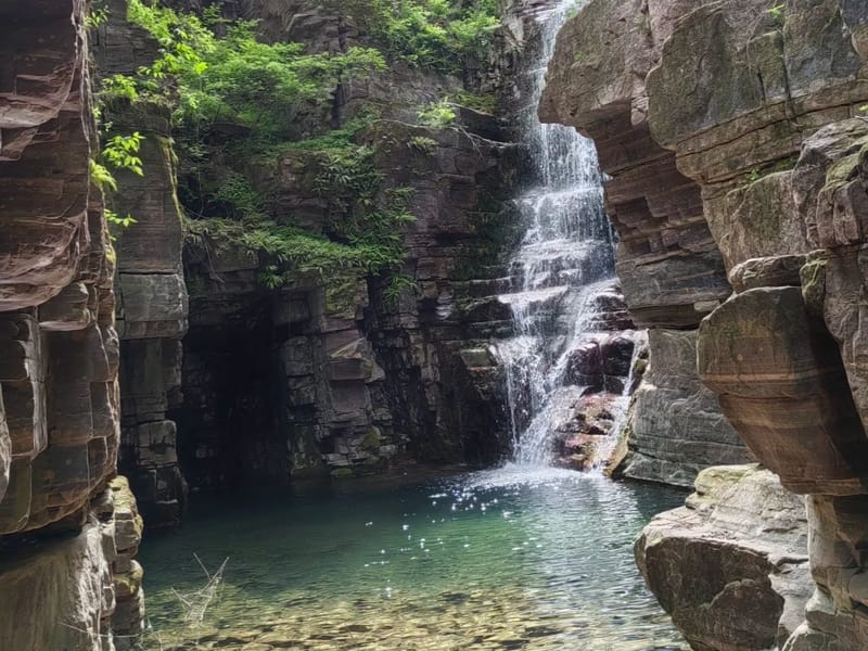 Southern Taihang Canyons: A 2-Day Waterfall & Stone-Gorge Trek near Linzhou