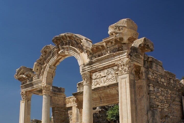 Ephesus Heritage Tour with Relaxing Turkish Bath and Local Lunch