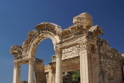 Ephesus Heritage Tour with Relaxing Turkish Bath and Local Lunch