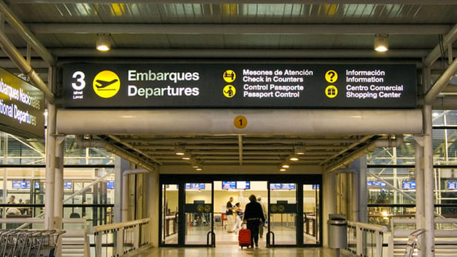 Transfer from the Arturo Merino Benitez airport to the hotel in the city of Santiago 8