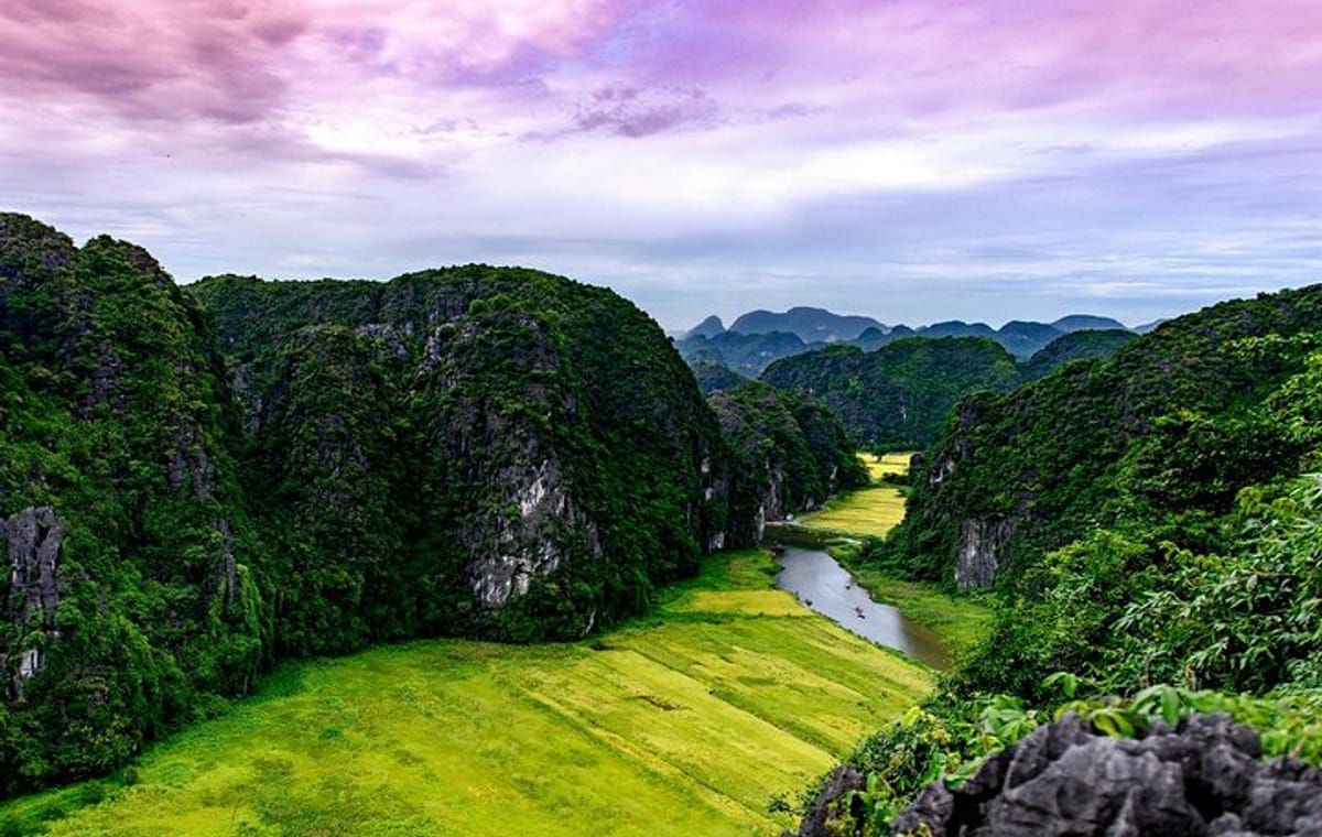 Ninh Binh Daily Tour: Hoa Lu -Mua Cave -Tam Coc- Bike-Swimming with Sunset Party