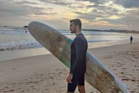 Surfing in Unawatuna 6