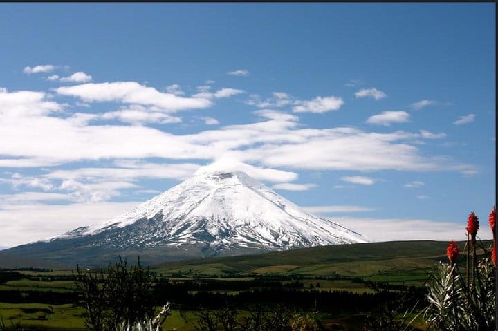 Private Tour Cotopaxi National Park, hike to 4800 meters