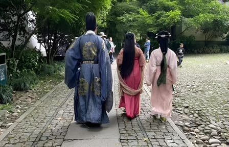Hiking Day Trip at Hangzhou's West Lake and Longjing Village