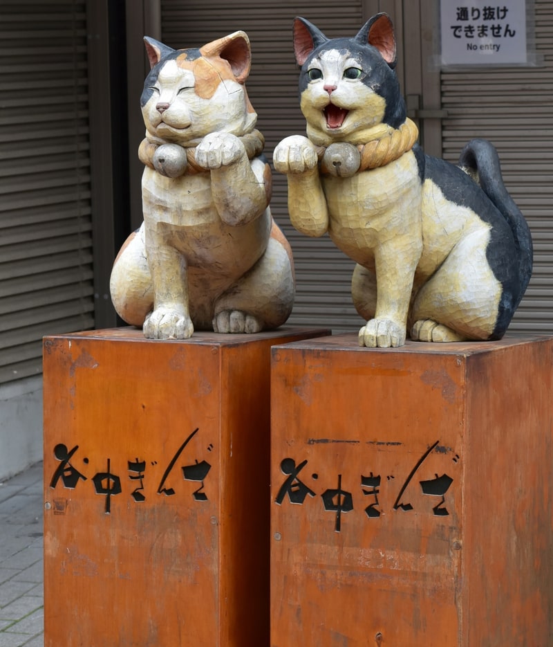 Cat motifs at a local Yanaka shop