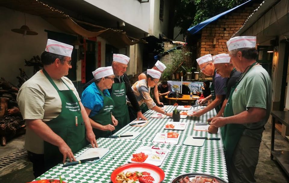 Yangshuo Cooking Class with Local Market Experience