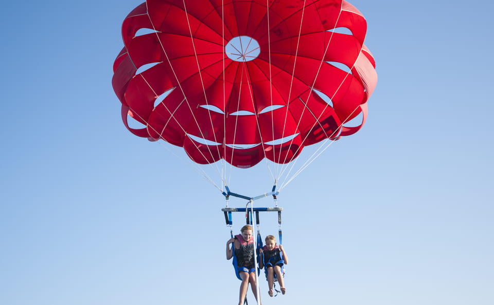 Premium Parasailing Fly On Marine Without Transfer – Hurghada