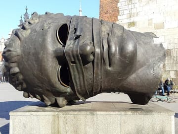 Explore Krakow: UNESCO Old Town, Medieval Streets & Landmarks