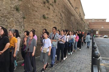 Private Guided Tour of Colosseum and Vatican Museums in Rome