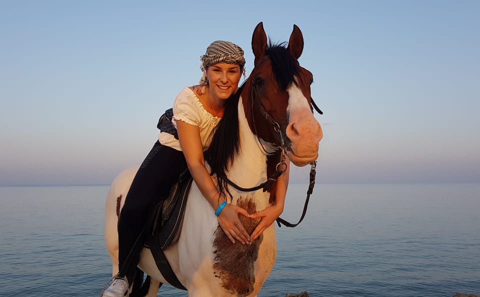Premium 2 Hours Horse Riding, Desert Trail & Sea Beach – Hurghada