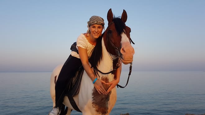 Premium 2 Hours Horse Riding, Desert Trail & Sea Beach - Hurghada