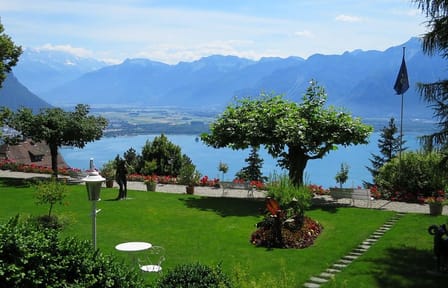 Guided Walking Tour of Geneva's Old Town and Cultural Sites