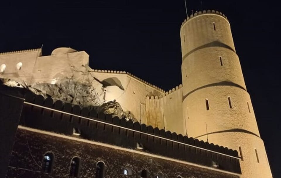 Evening Tour of Muscat's Iconic Landmarks by Minivan