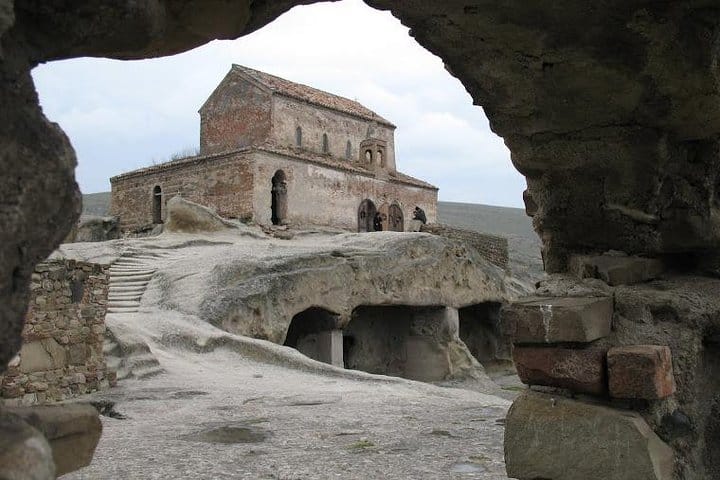 4 Full days in Georgia with private tour, free aiport