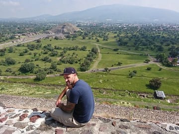Private Cultural Tour of Teotihuacan and Guadalupe Shrine in Mexico City