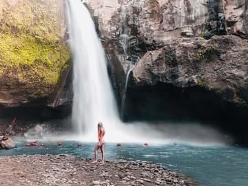 Tegenungan waterfall