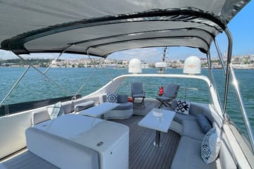 Private Bosphorus Yacht Tour with Views of Istanbul Landmarks