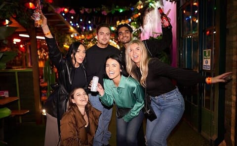 VIP Pub Crawl Experience in Rome's Nightlife Scene