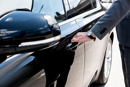 Luxury Private Airport Transfer in Athens by Experienced Drivers