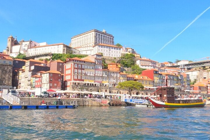 From Lisbon: Private Transfer to Porto with up to 3 stops