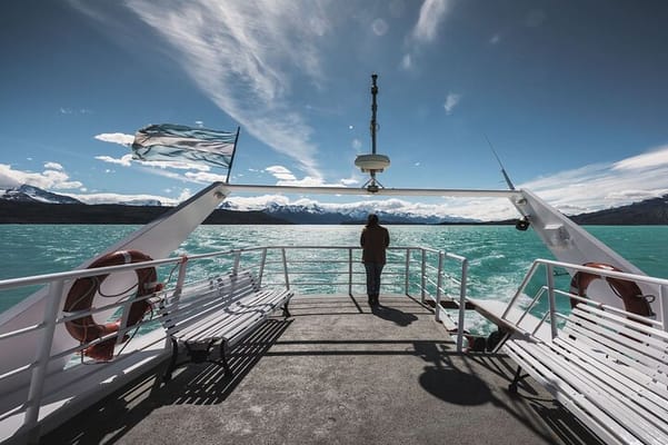 Perito Moreno Glacier Boat Ride & Gourmet Lunch from El Calafate