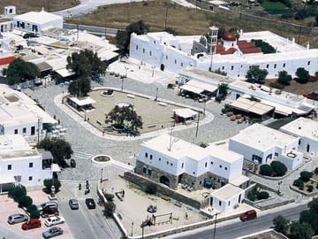 2 Hours Feel Like A Local Walking Tour in Mykonos Town