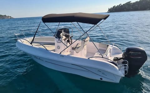 Self-Drive Boat Rental to Blue Lagoon and Comino, Malta