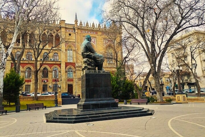 Baku city tour-Palace of the Shirvanshahs-Baku Ferris Wheel-Fountain Square-Highland Park-miniature book museum-VLA