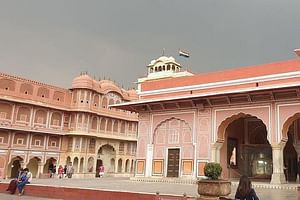 Jaipur: Full Day Private tour with professional guide by Car
