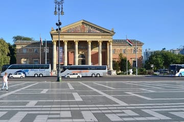 Budapest Culinary and Market Tour with Cultural Highlights