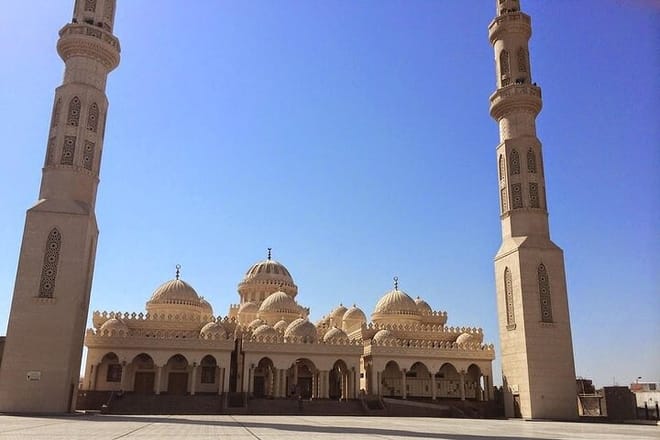 VIP City Tour With Sea Food Lunch Big Mosque &amp; shopping -Hurghada