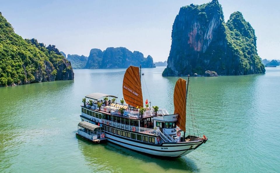 Bai Tu Long Bay 2-Day Cruise with Kayaking and Swimming