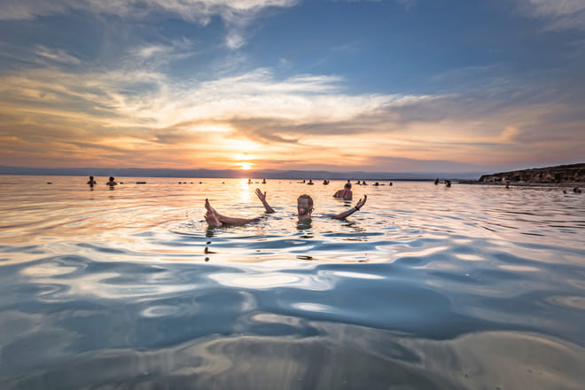 Dead Sea: Private Half-Day Tour Floating Experience from Amman 8