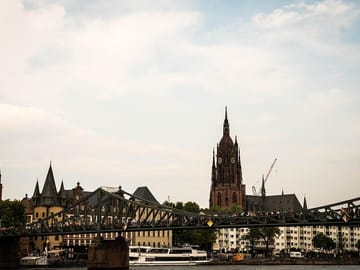Frankfurt Old Town Explorer: History, Culture & Cuisine