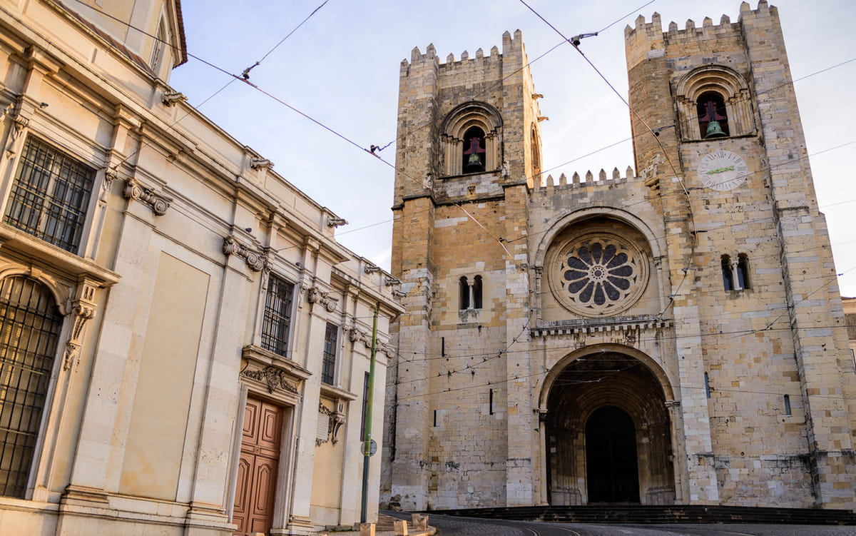 Lisbon Afternoon: Private Tour with Monuments and Fado Dinner