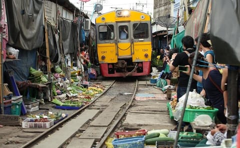 Bangkok: Damnoen Saduak Market and Maeklong Railway Market