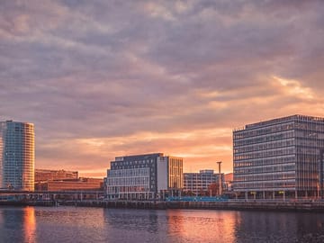 Belfast City Day Tour: History and Culture Exploration