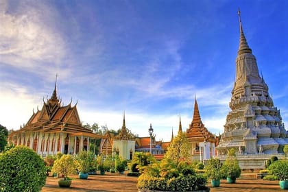 Koh Dach Silk Island and Phnom Penh Full Day Private Tour