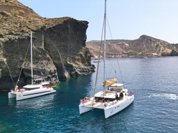 Santorini Catamaran Day Cruise with Lunch and Drinks