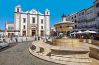 Évora Private Walking Tour with a Professional Guide 4