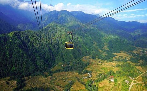 Sapa 2-Day Tour: Fansipan Peak Glass Bridge and Silver Waterfall